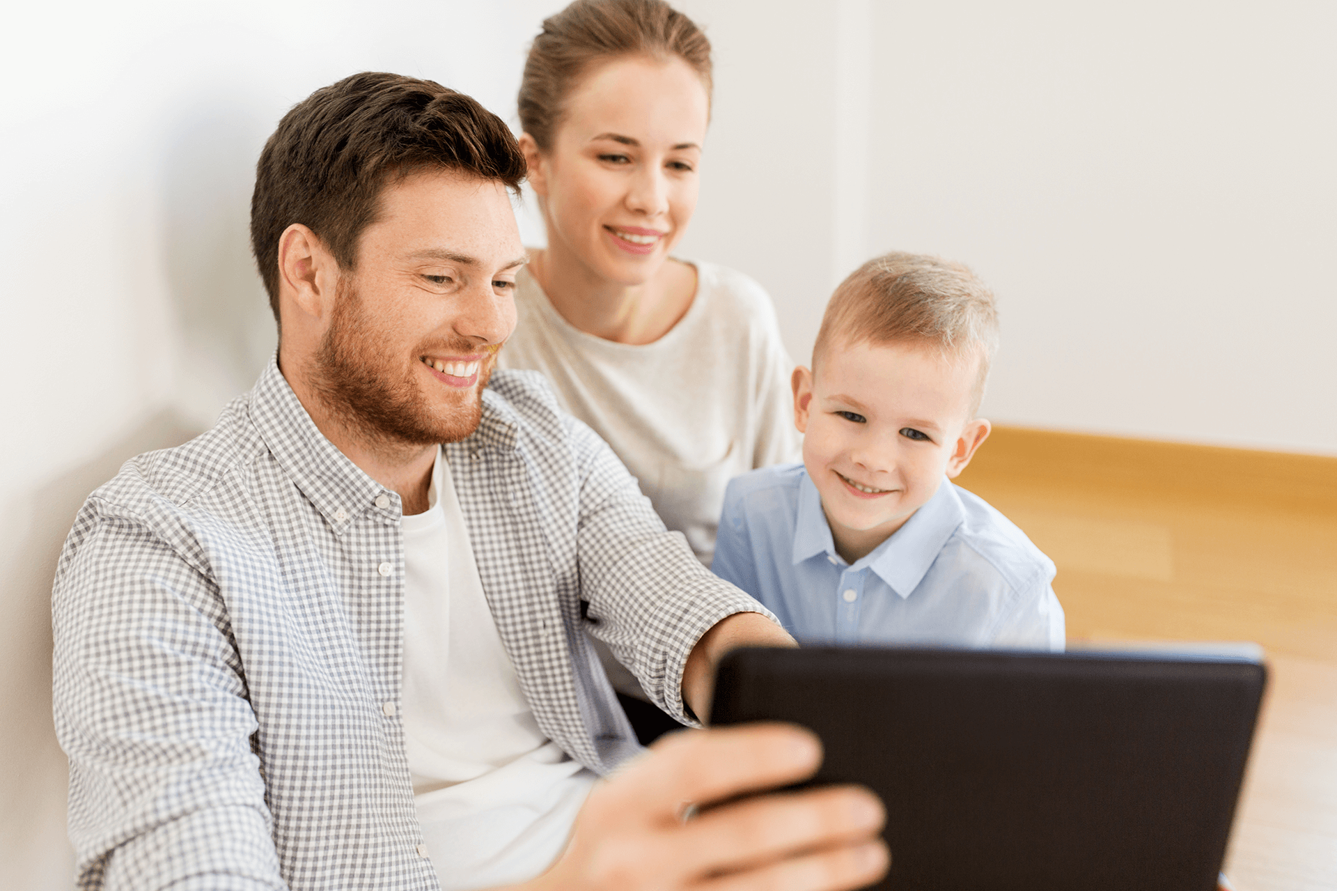 family with laptop.png